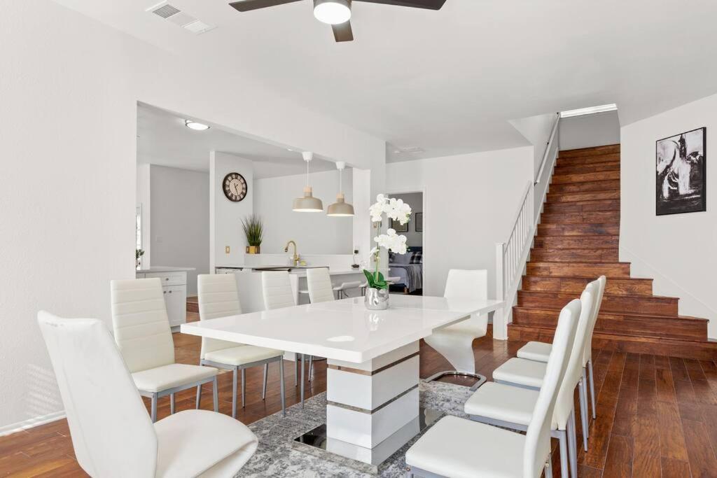 5 Bedrooms With Chefs Kitchen 2 Masters Room And Game Lounge San Antonio Exterior photo